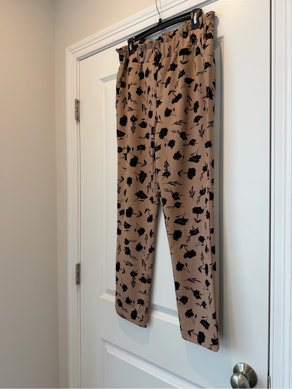 Jules & Leopold Beige Pants with Black Floral Motif